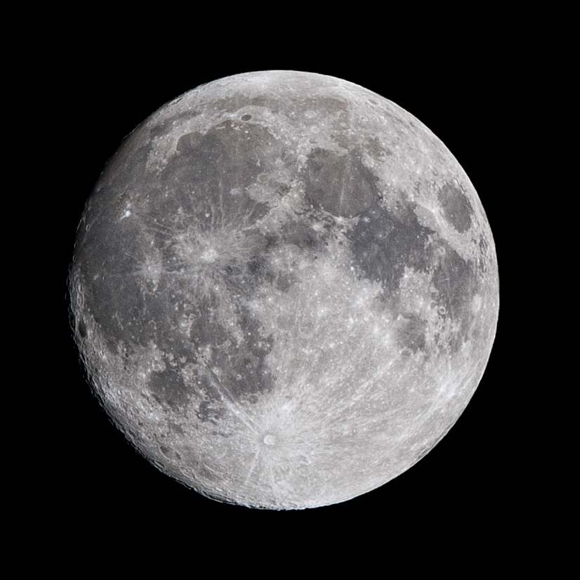 Full Moon at 400mm