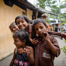 2012 Oct : Mumbai India Visit : Kids Posing