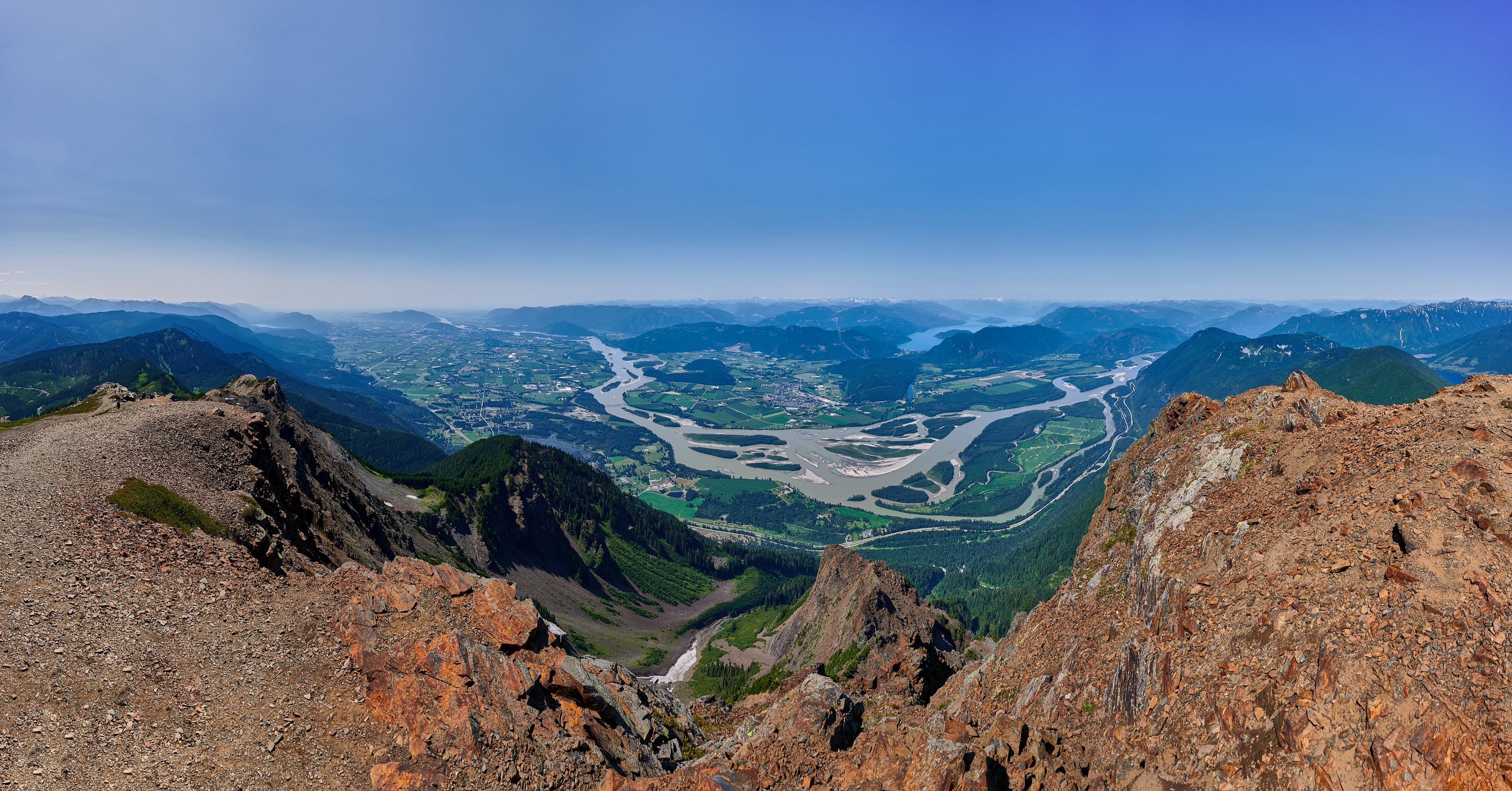 Cheam Peak Panorama with Nikon Z7 and Nikkor 14-30 f/4 S